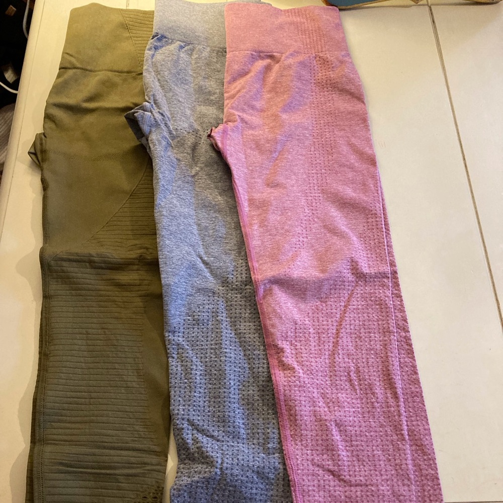Bundle of 3 leggings!